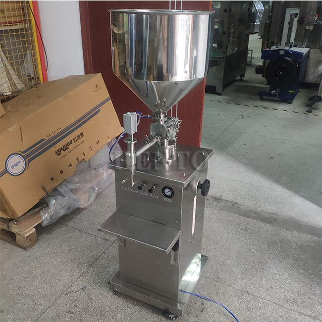 Vertical Liquid Filling Machine