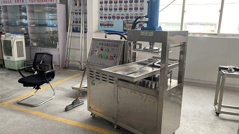 Mung bean cake forming machine