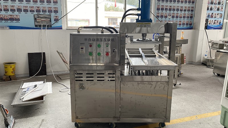 Mung bean cake former machine