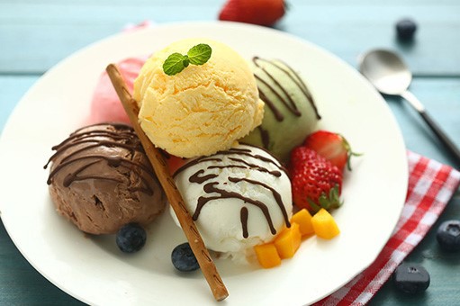 Mini Ice Cream Machine 2