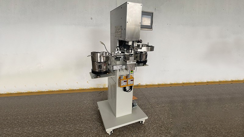 Button Attached Sewing Machines