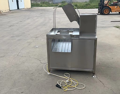 Coconut Husk Cutting Machine