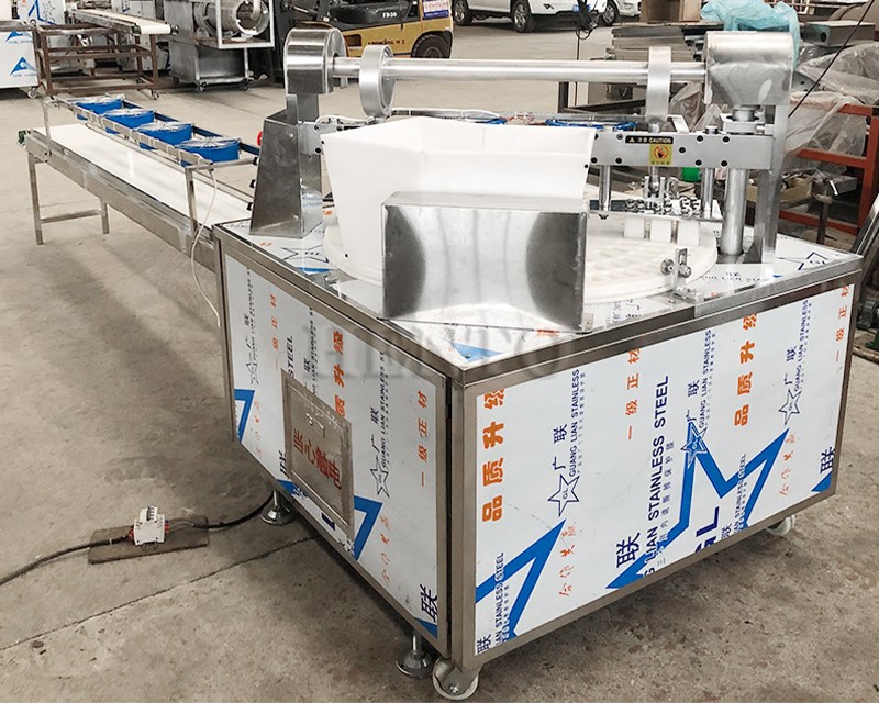 Grain bar forming machine